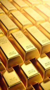 It is estimated that around 200,000 tonnes of gold have been extracted from the earth to date. This relatively limited quantity underlines gold's scarcity and contributes to its status as a durable safe-haven asset in the financial sector.